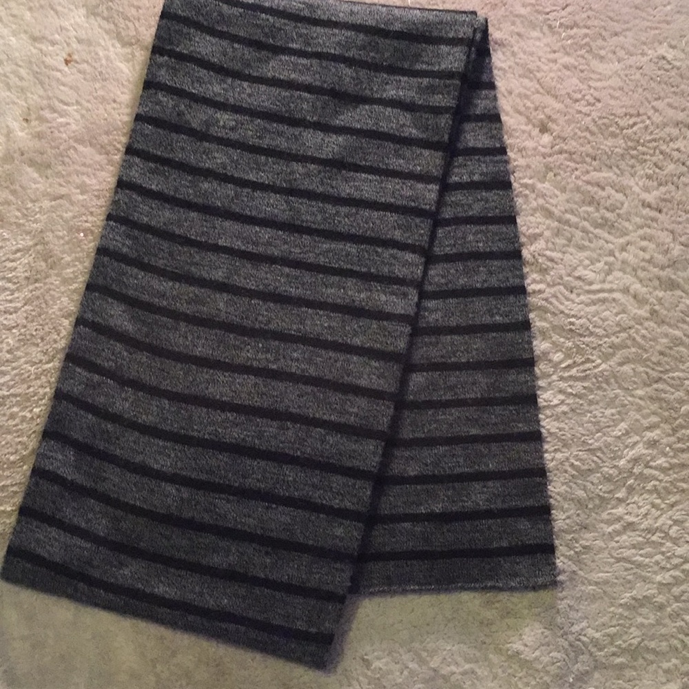100% merino wool scarf